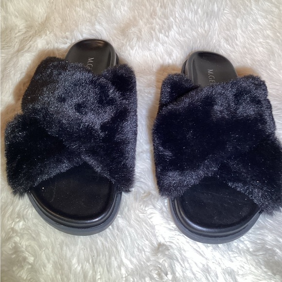 G.Gemi black faux fur sandals size 9 - Picture 1 of 5